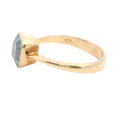 ELEGANT 9CT YELLOW GOLD SINGLE STONE TOPAZ RING