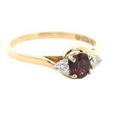 EXQUISITE 18CT YELLOW & WHITE GOLD 3 STONE RUBY & DIAMOND RING