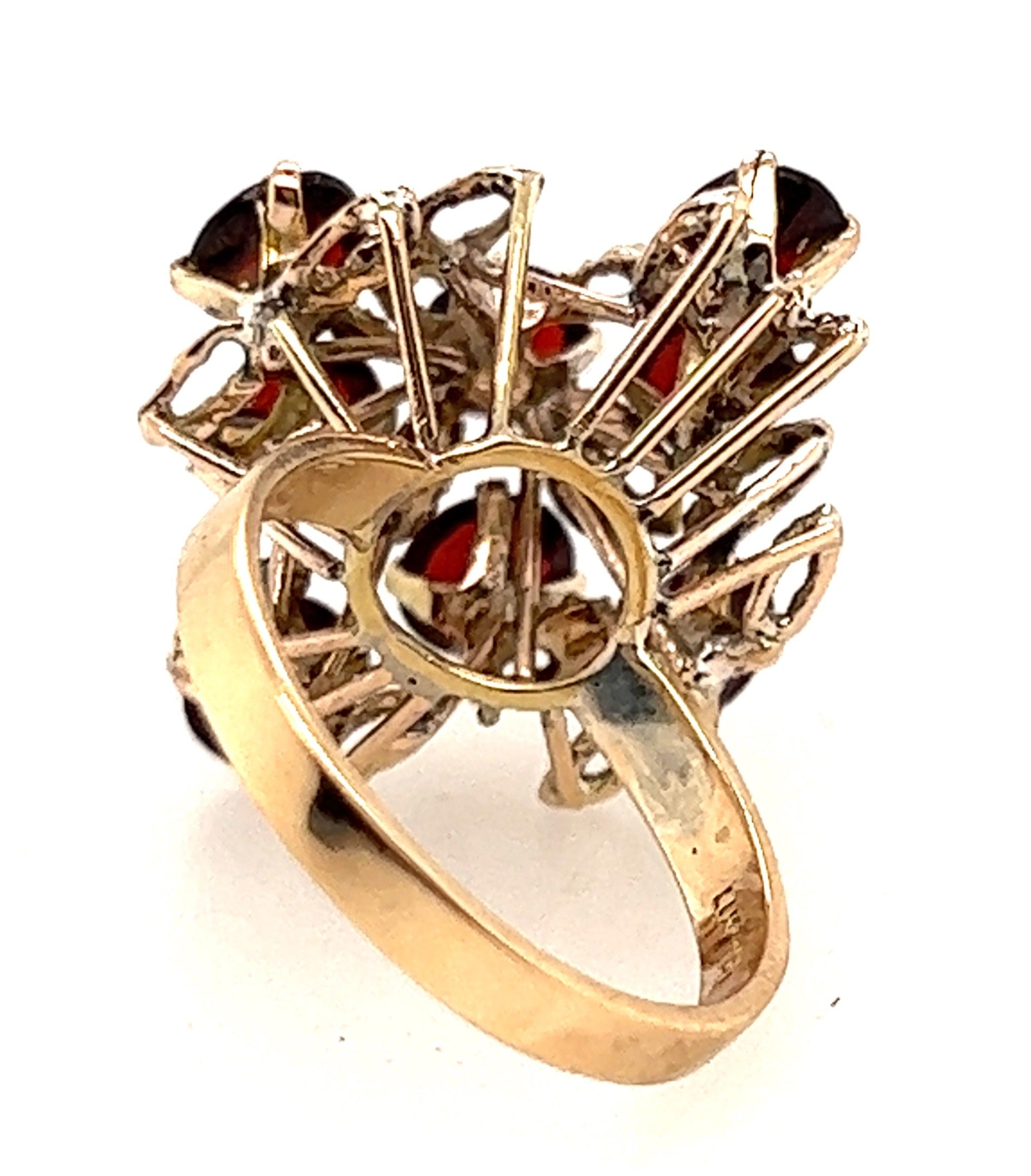 14ct Yellow Gold & Garnet Dress Ring