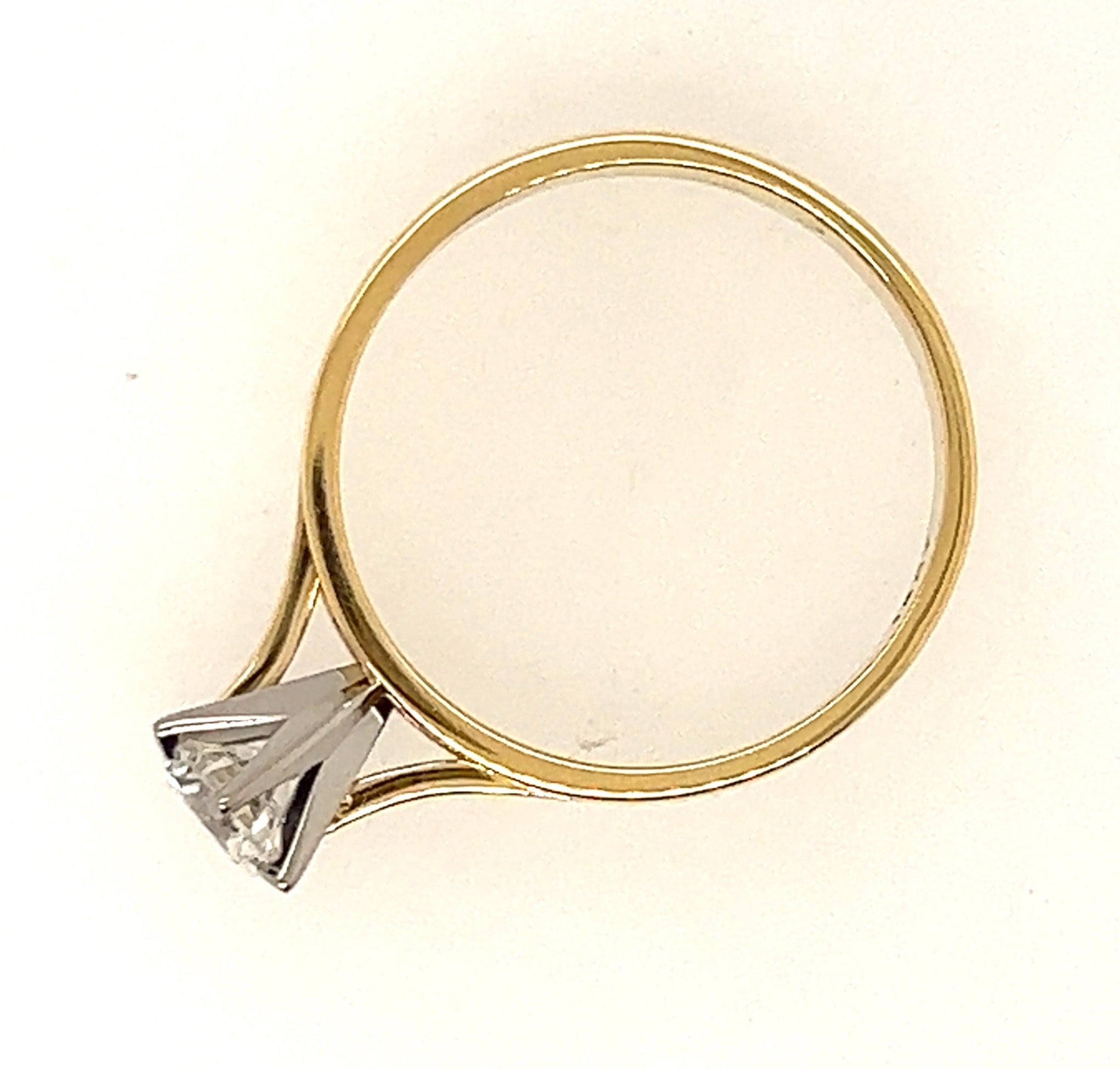 18ct Yellow & White Gold Diamond Single Stone Ring
