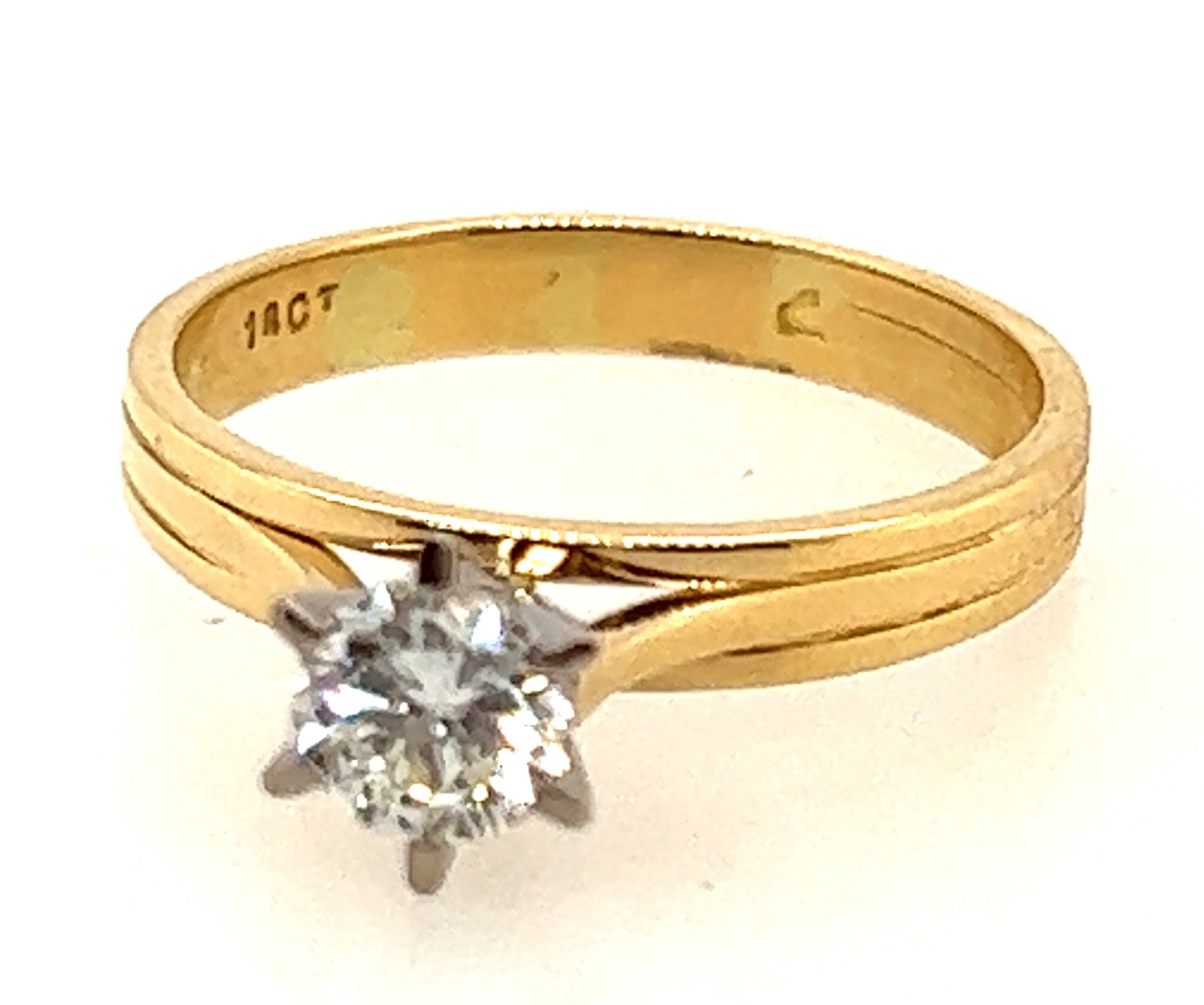 18ct Yellow & White Gold Diamond Single Stone Ring