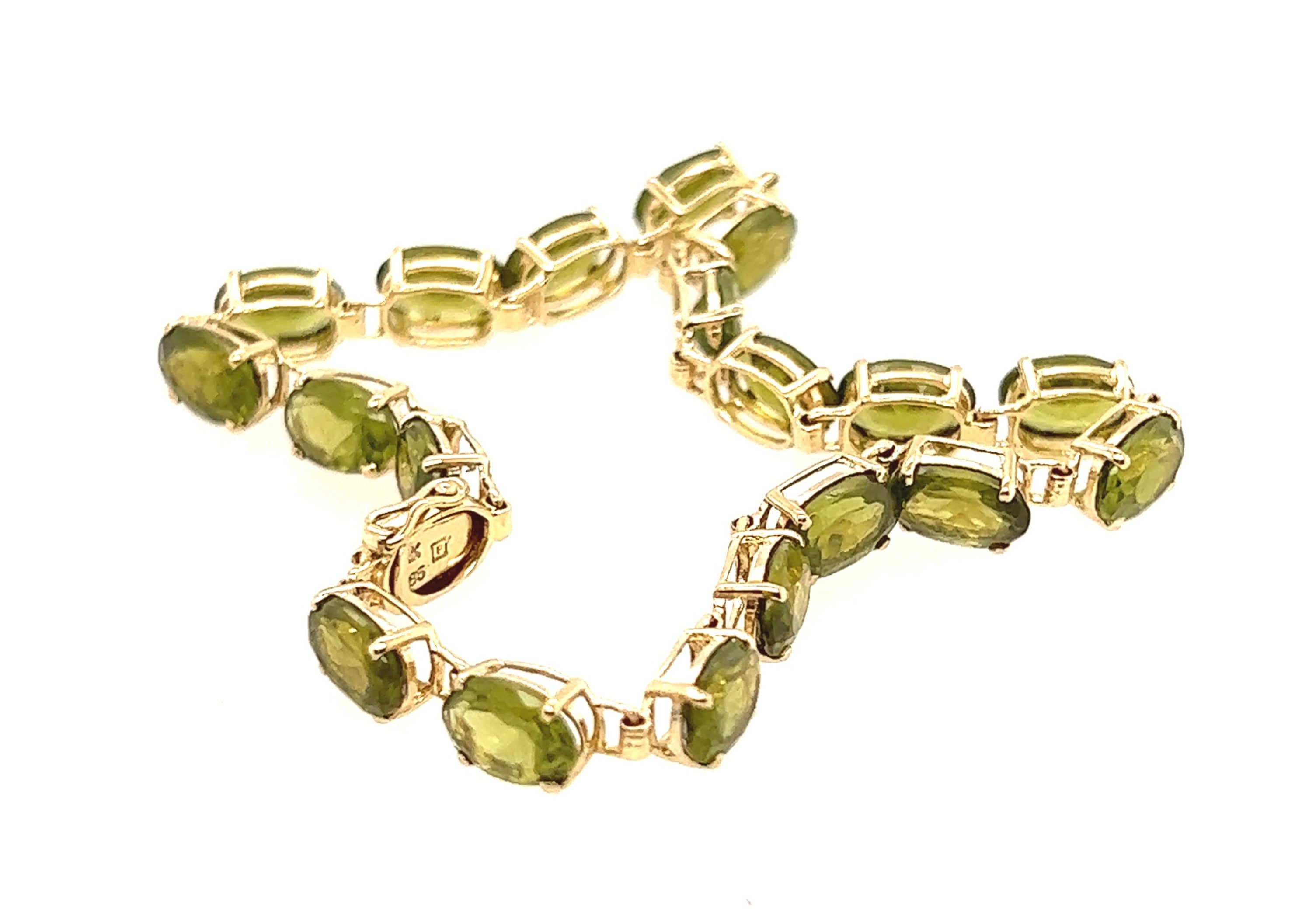 14ct Yellow Gold & 18 Stone Peridot Bracelet