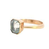 ELEGANT 9CT YELLOW GOLD SINGLE STONE TOPAZ RING