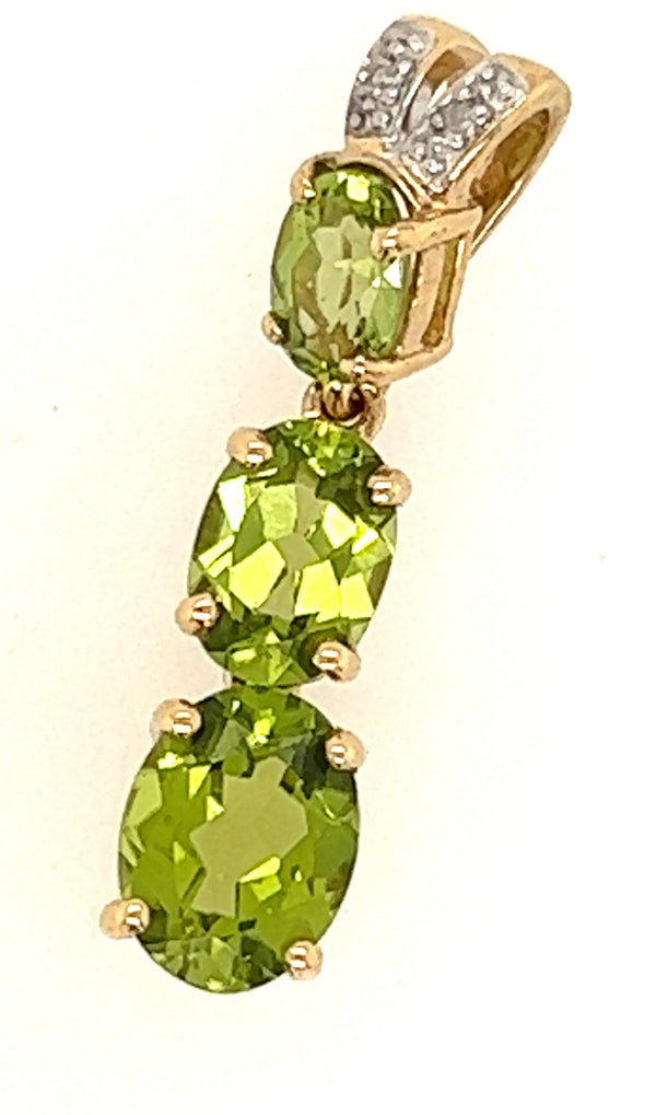 9ct Yellow Gold Peridot & Diamond Pendant