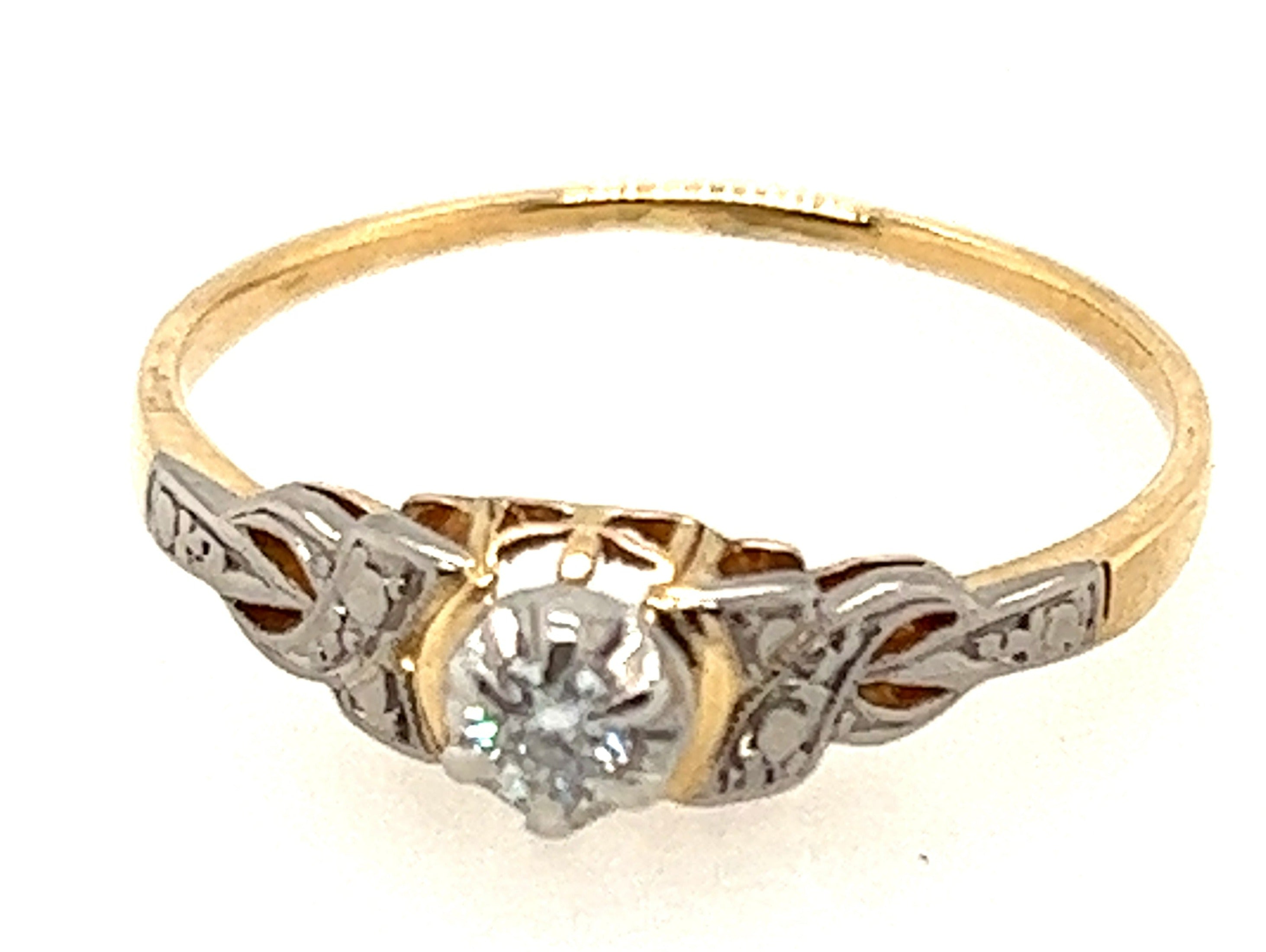 Graceful 18ct Yellow & White Gold Diamond Ring