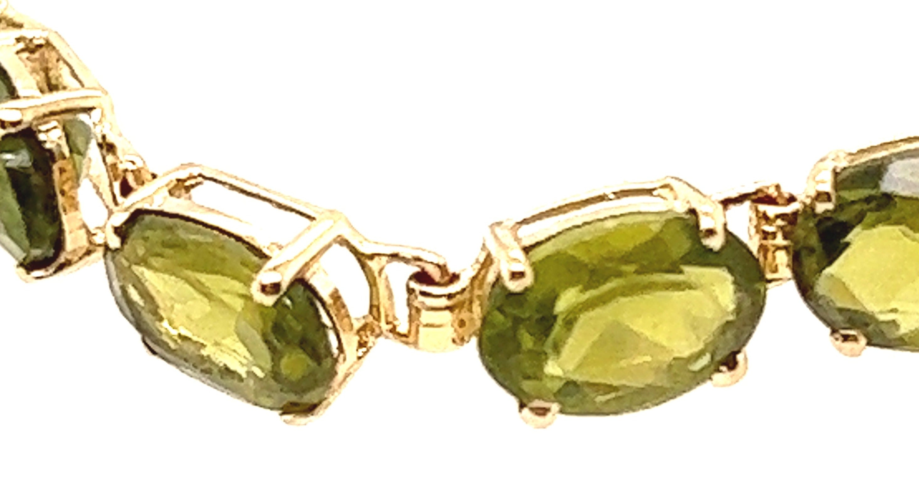 14ct Yellow Gold & 18 Stone Peridot Bracelet