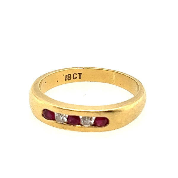 Ruby and Diamond Ring set in 18ct Yellow Gold