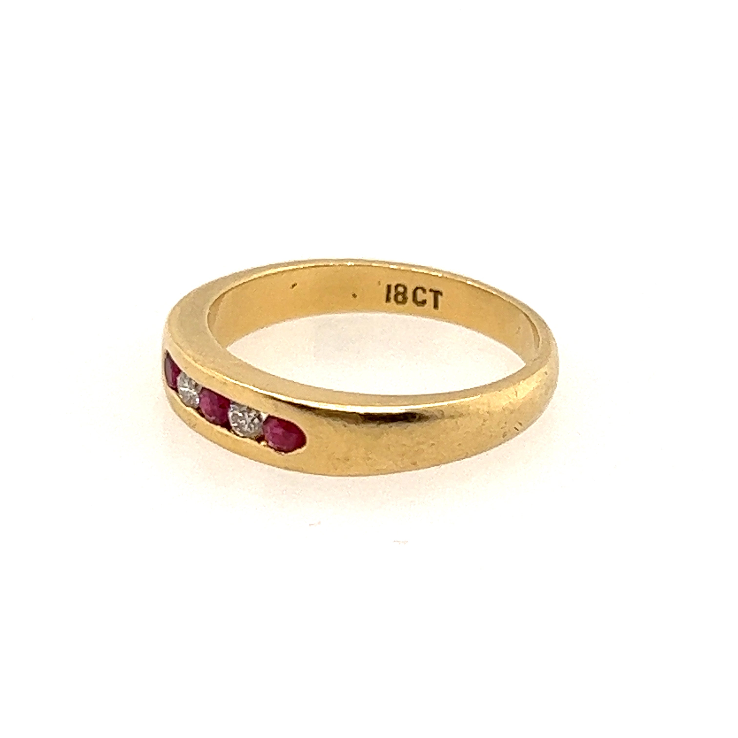 Ruby and Diamond Ring set in 18ct Yellow Gold